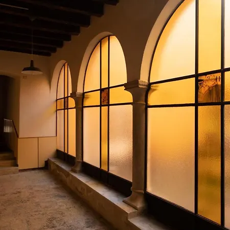 Ora Et Labora 아파트